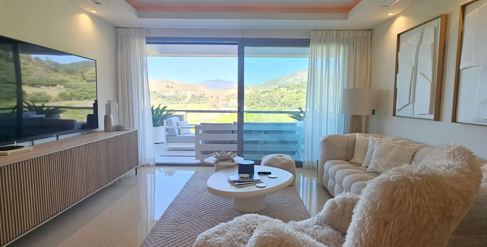 Long-term rent of middle floor apartment in Benahavís 8