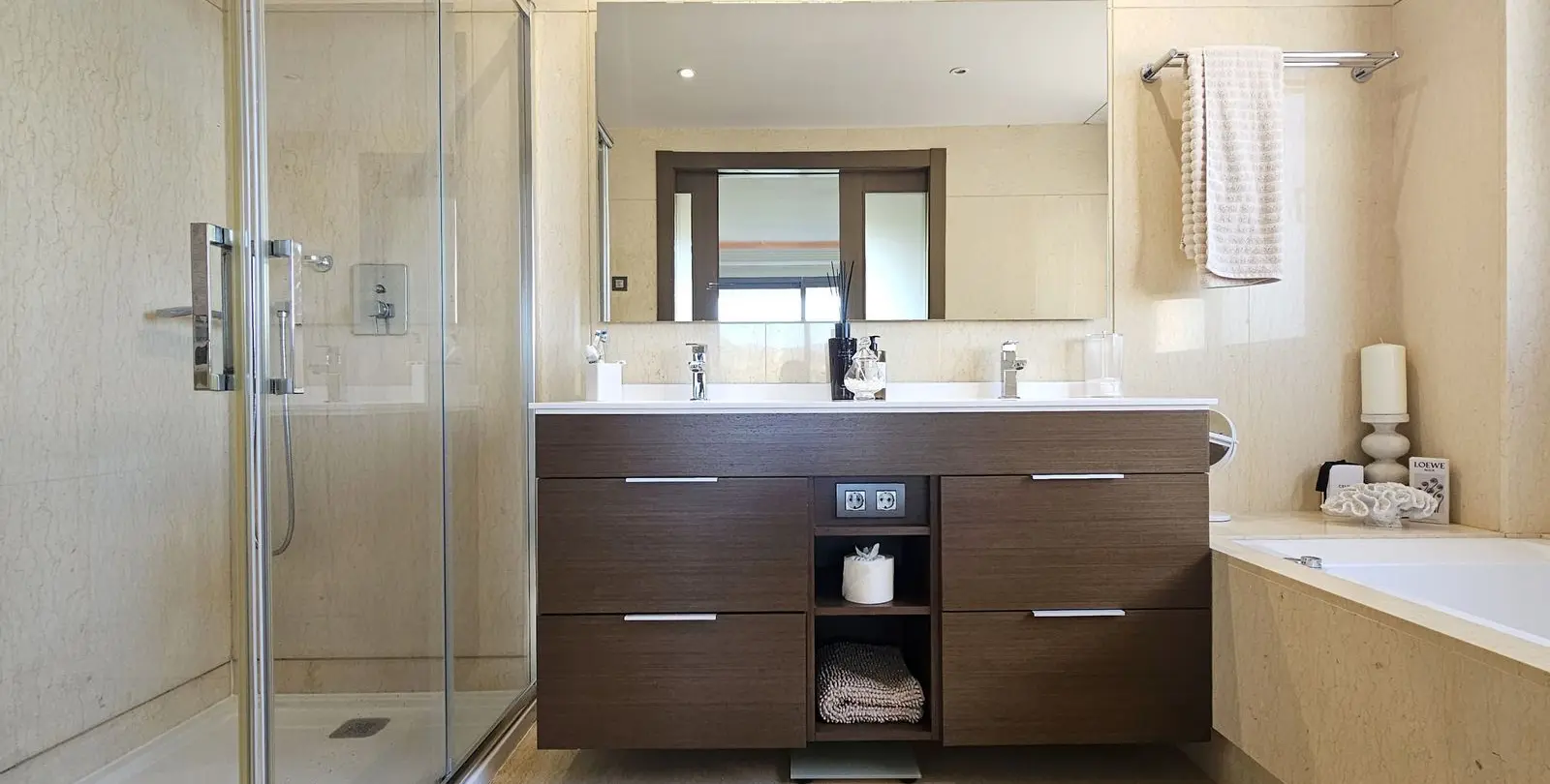 Long-term rent of middle floor apartment in Benahavís 13
