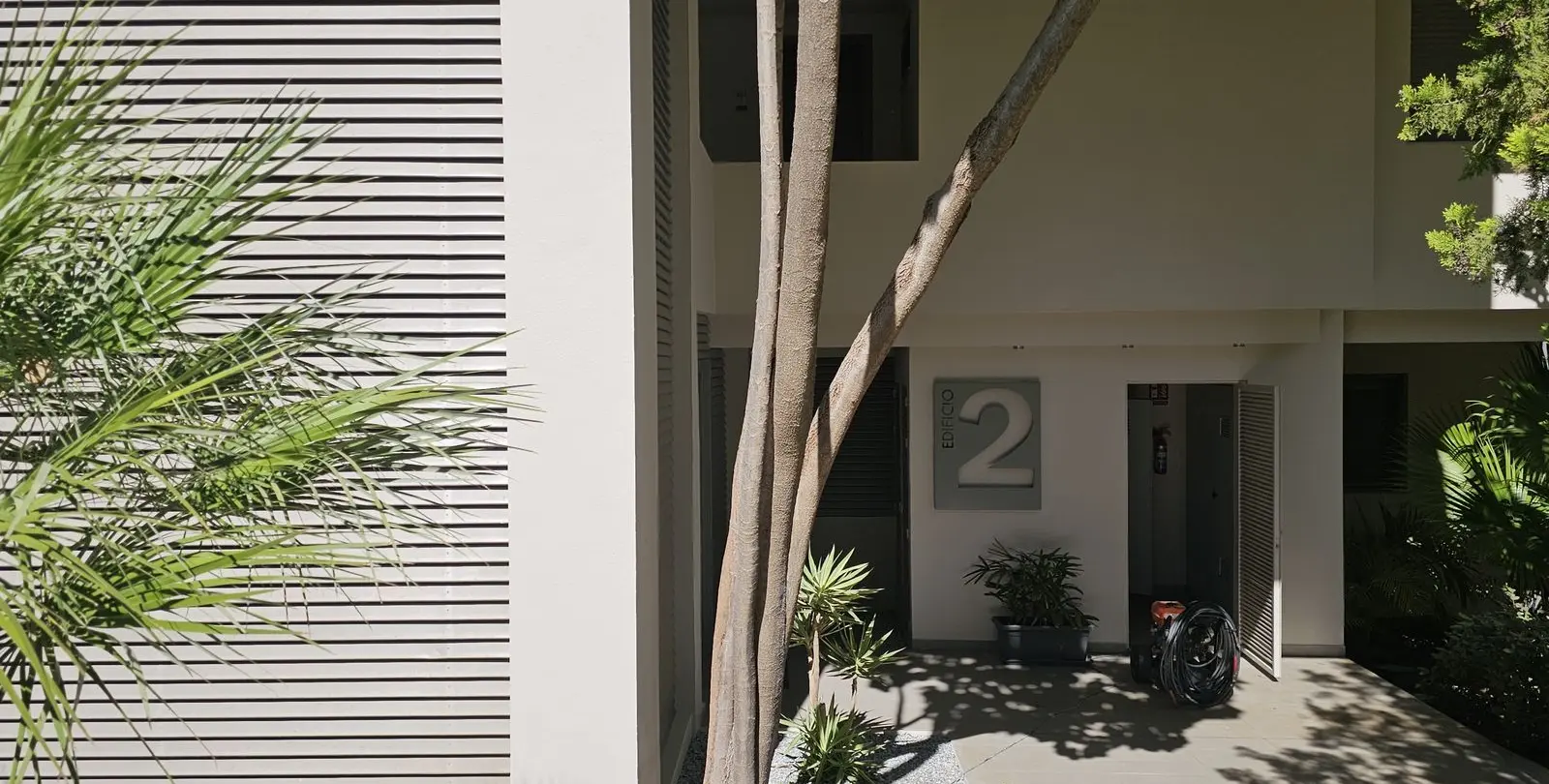Long-term rent of middle floor apartment in Benahavís 18