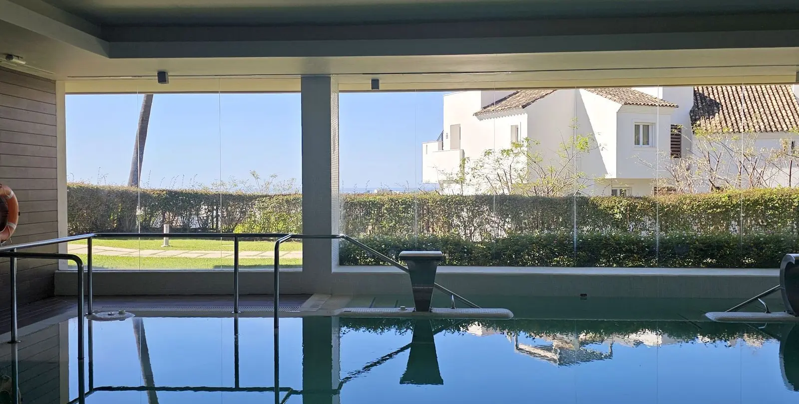 Long-term rent of middle floor apartment in Benahavís 19