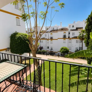 Sale of middle floor apartment in Atalaya