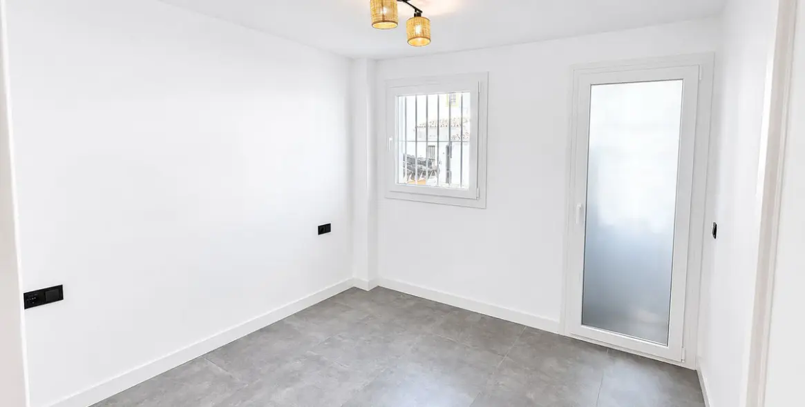 Sale of middle floor apartment in Atalaya 10