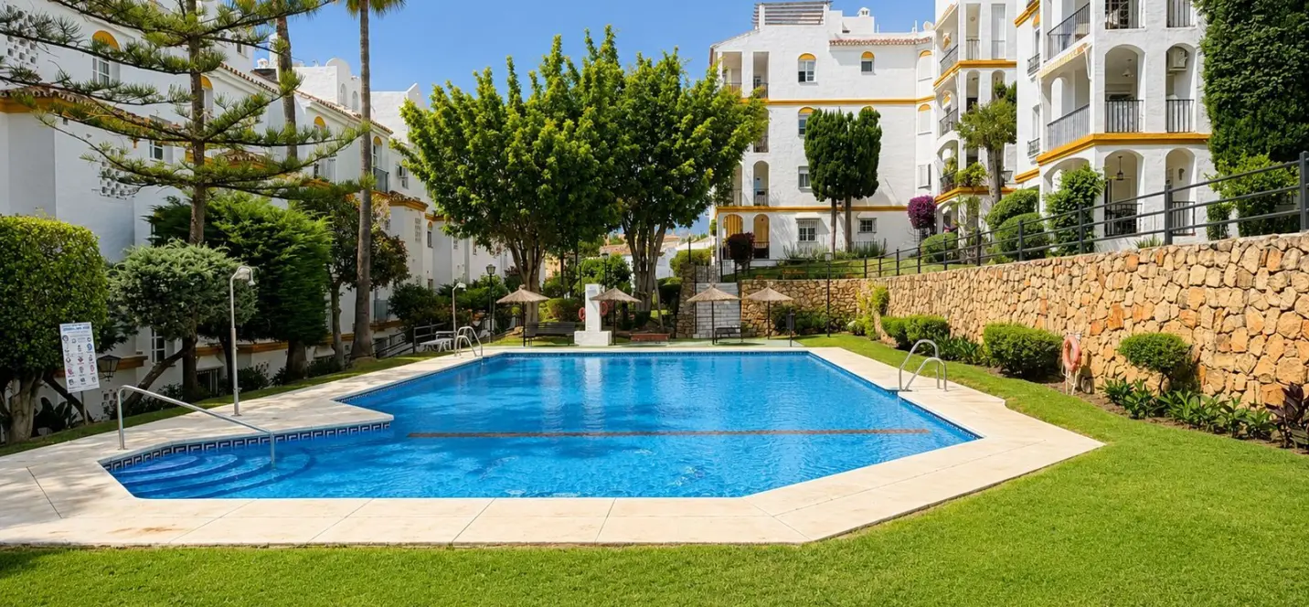 Venta de apartamento en planta media en Atalaya 0
