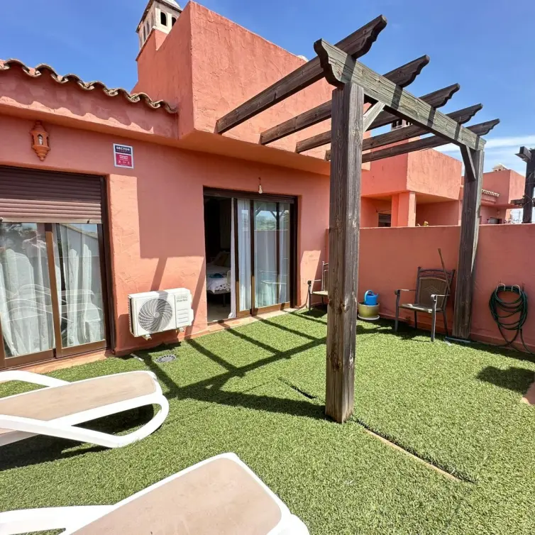 Продажа апартаментов на среднем этаже в Casares Playa