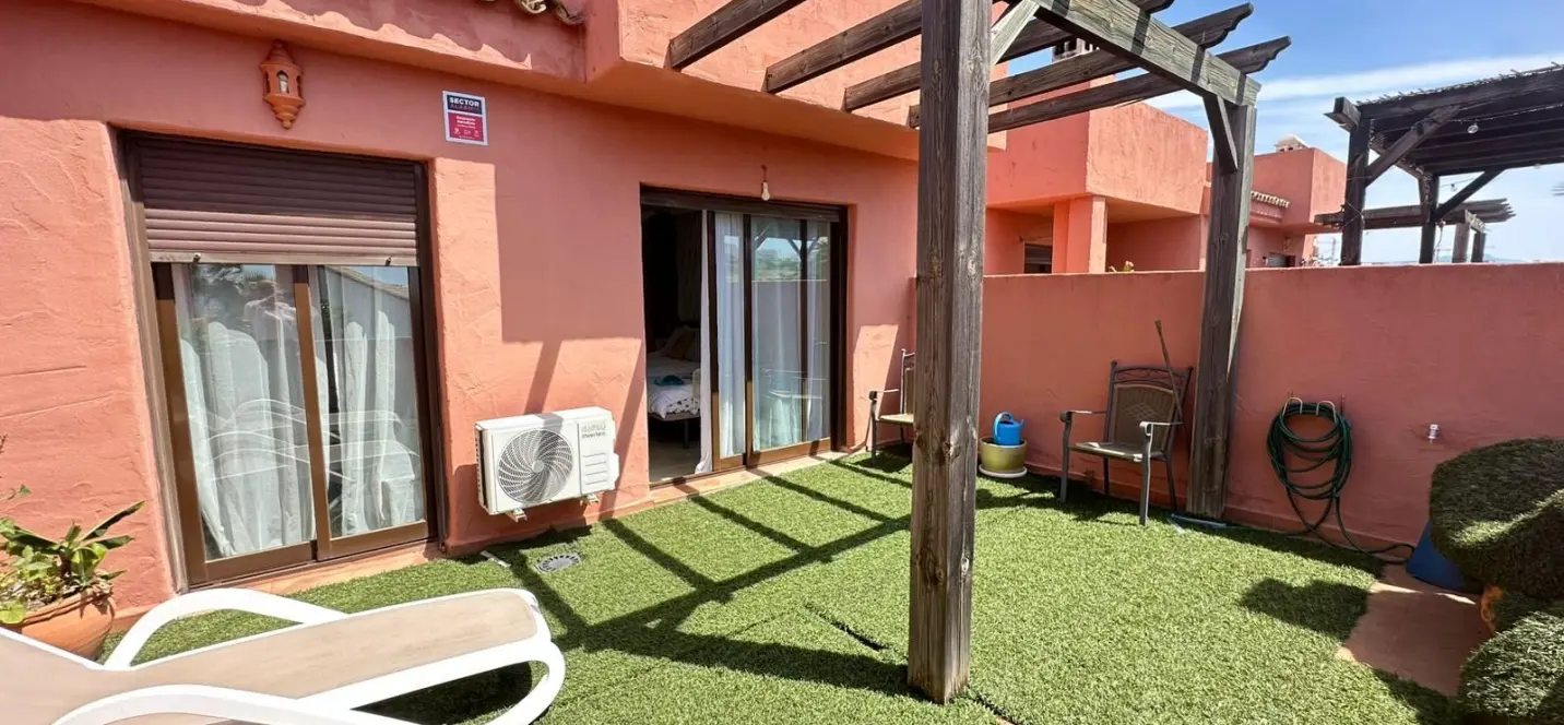 Продажа апартаментов на среднем этаже в Casares Playa 3