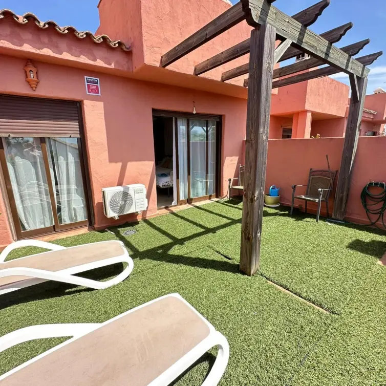 Продажа апартаментов на среднем этаже в Casares Playa