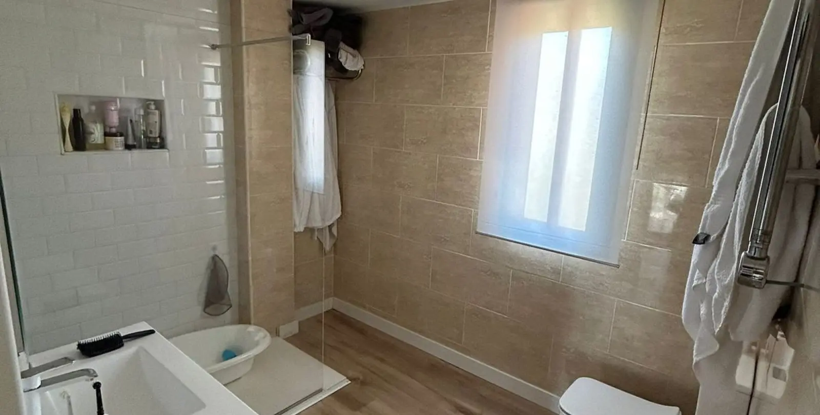 Venta de apartamento en planta media en Casares Playa 25