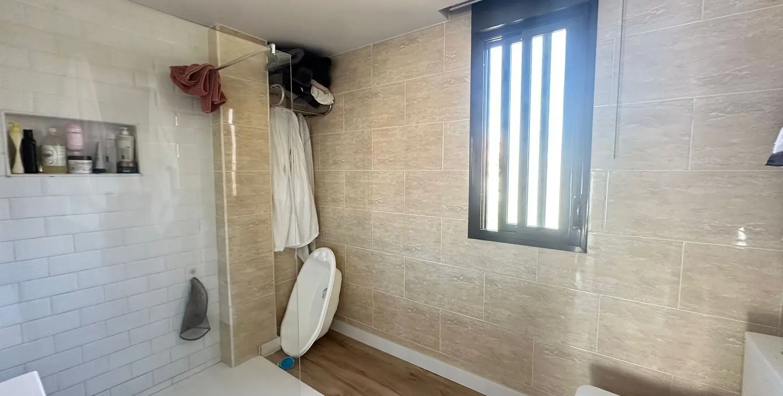 Venta de apartamento en planta media en Casares Playa 33