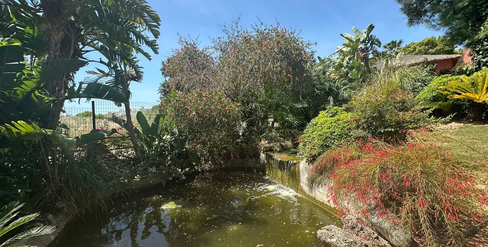 Venta de apartamento en planta media en Casares Playa 46