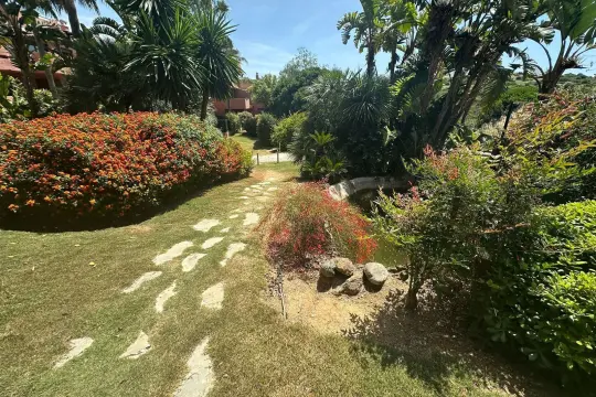 Image 70 thumb