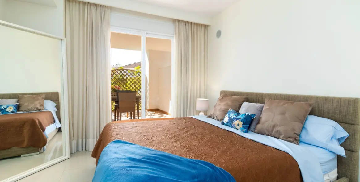 Venta de apartamento en planta baja en El Paraiso 17