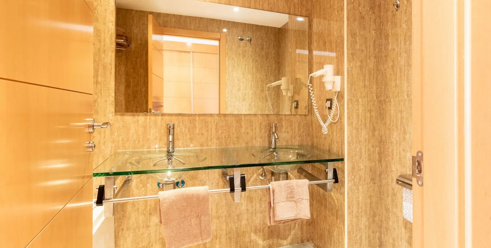 Продажа апартаментов на первом этаже в El Paraiso 16