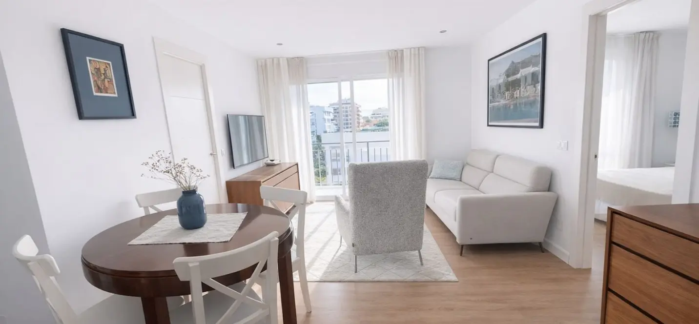 Sale of middle floor apartment in Marbella 1