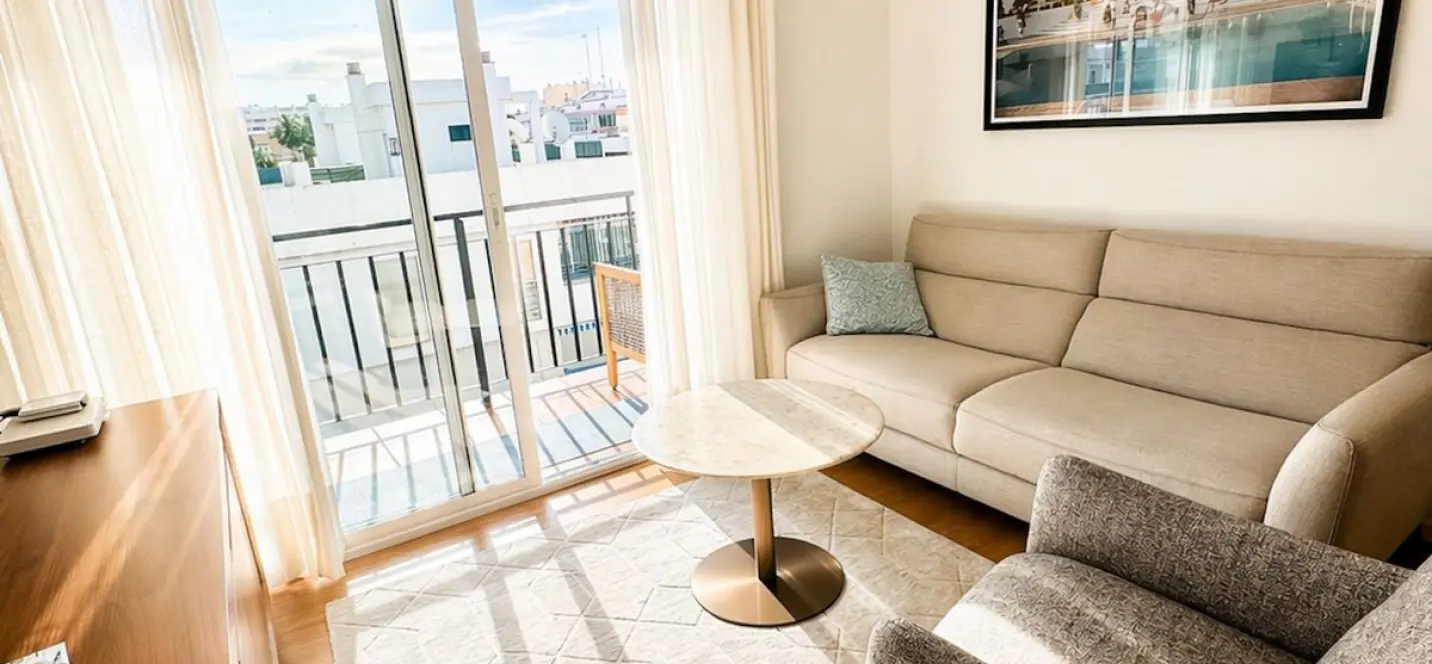 Sale of middle floor apartment in Marbella 3