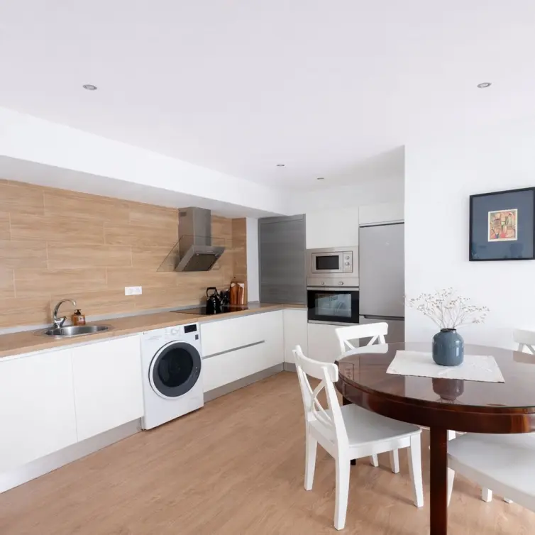 Sale of middle floor apartment in Marbella