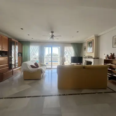 Venta de villa independiente en Calahonda