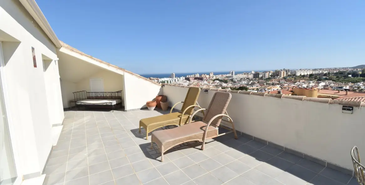 Sale of penthouse in Fuengirola 1