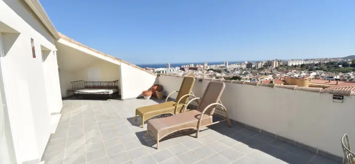 Sale of penthouse in Fuengirola 0