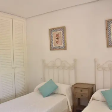 Продажа апартаментов на первом этаже в Elviria