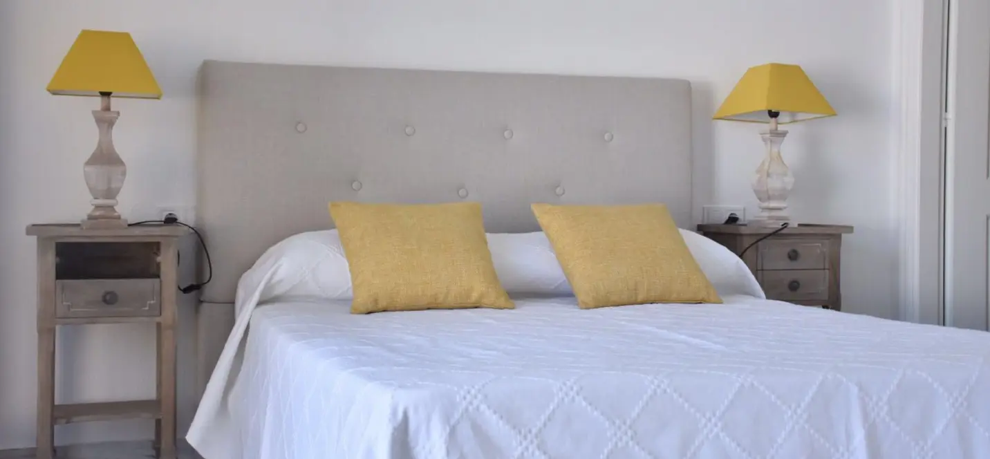 Sale of ground floor apartment in Elviria 2