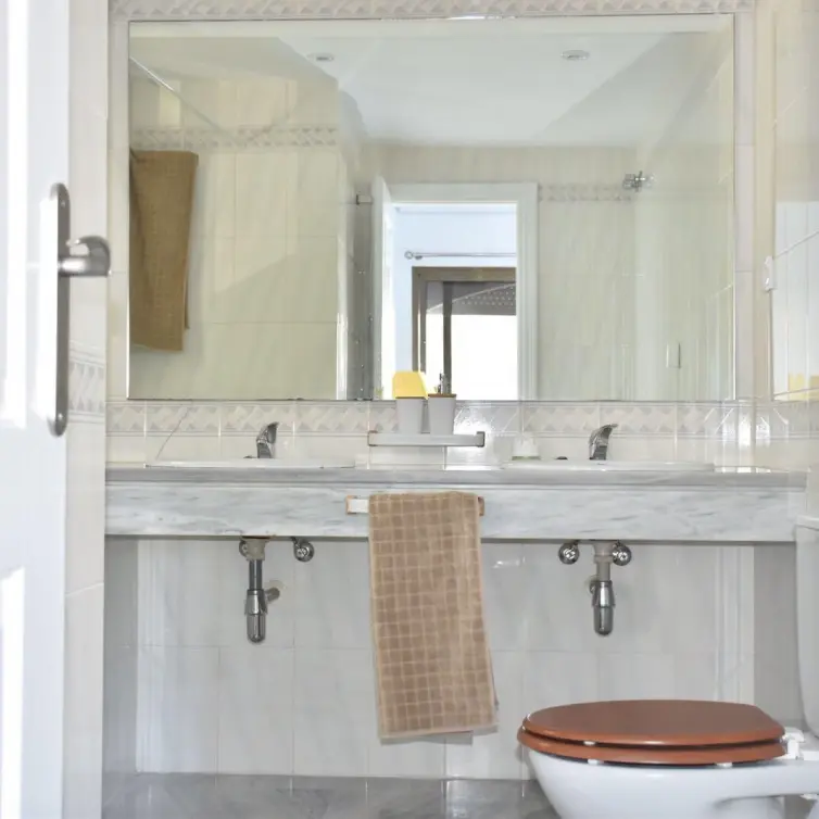 Sale of ground floor apartment in Elviria