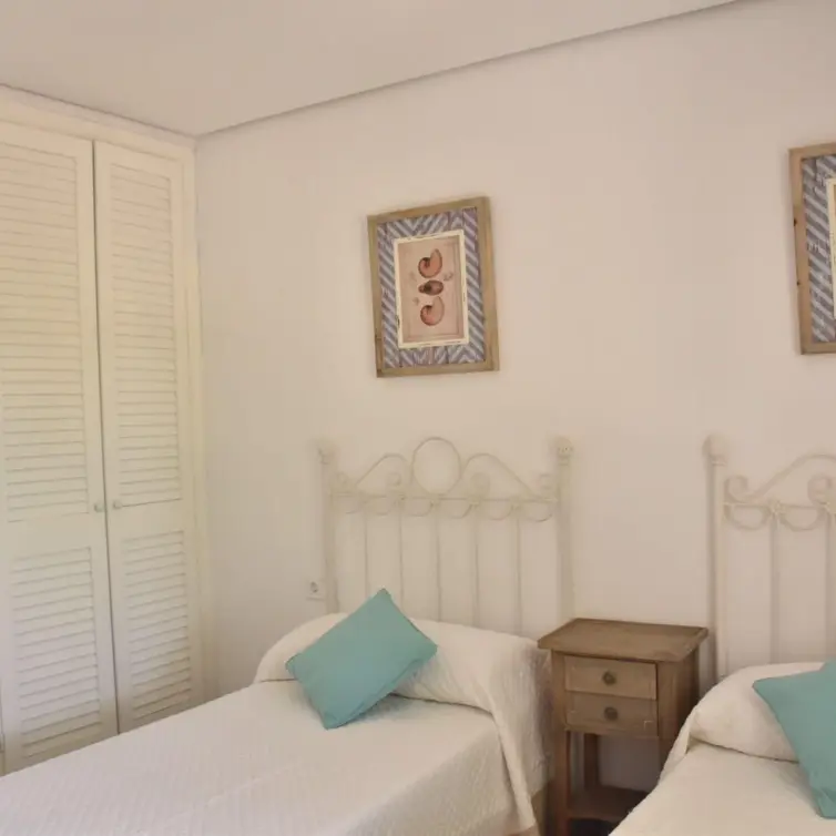 Sale of ground floor apartment in Elviria