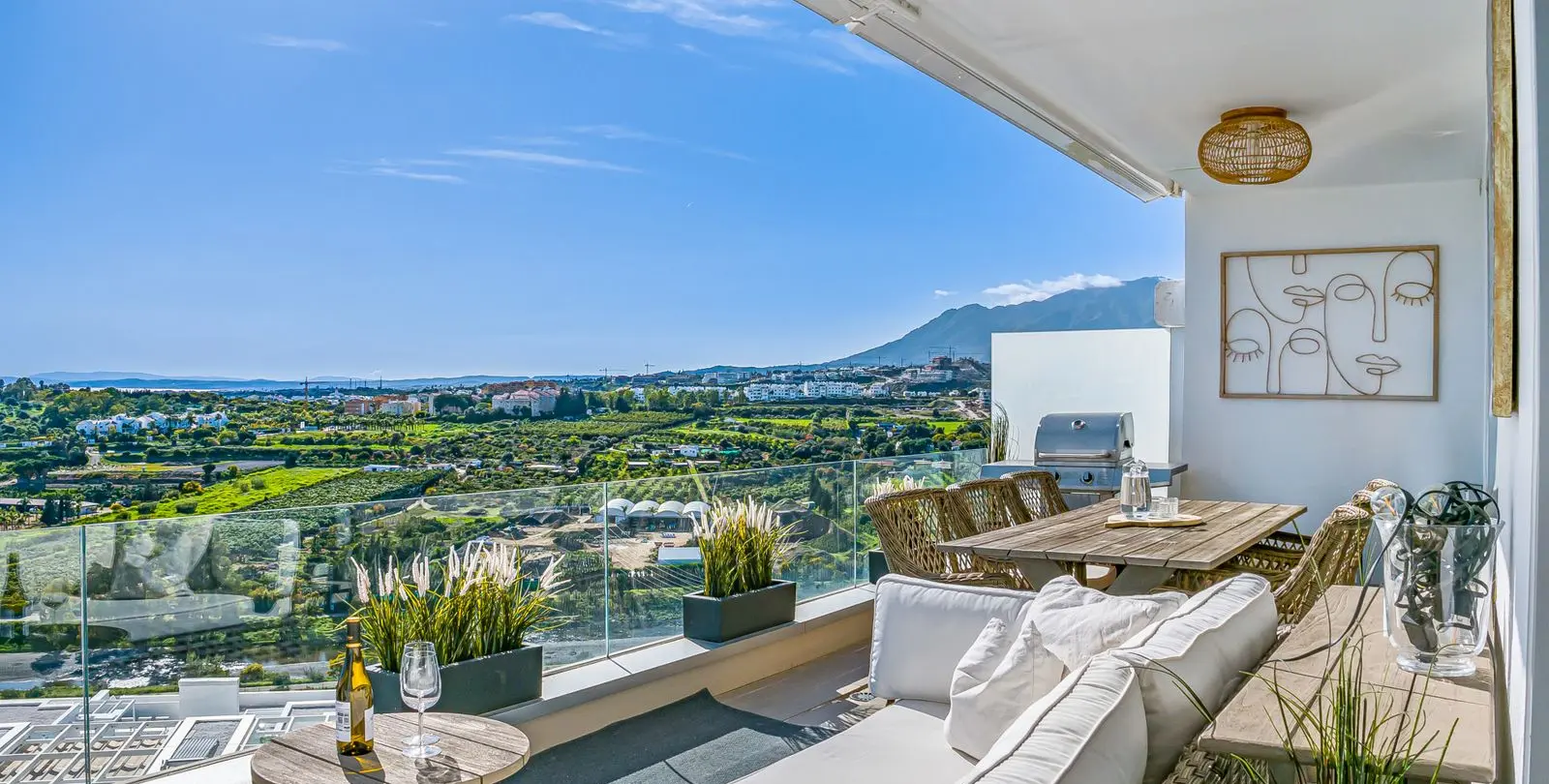 Venta de apartamento en planta media en Cancelada 1