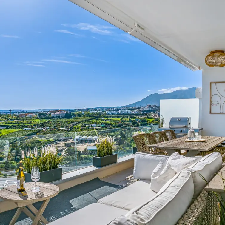 Sale of middle floor apartment in Cancelada