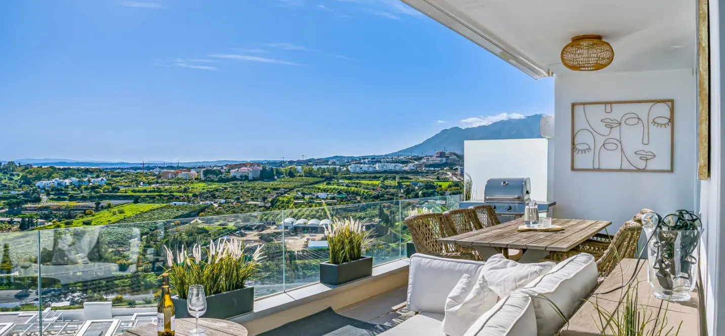 Sale of middle floor apartment in Cancelada 0