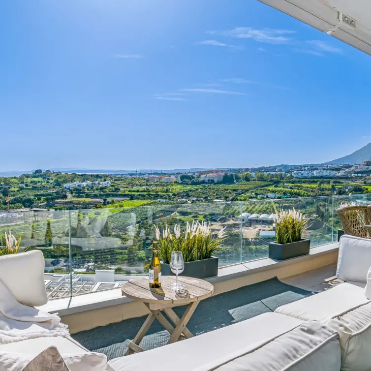 Sale of middle floor apartment in Cancelada