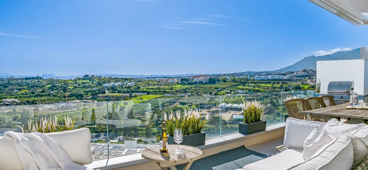 Sale of middle floor apartment in Cancelada 1