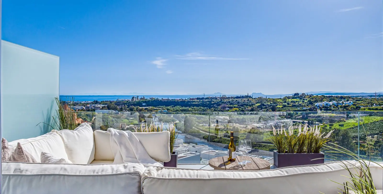 Venta de apartamento en planta media en Cancelada 4