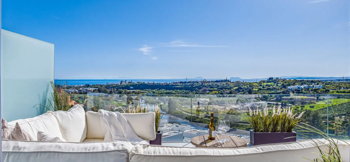 Sale of middle floor apartment in Cancelada 3