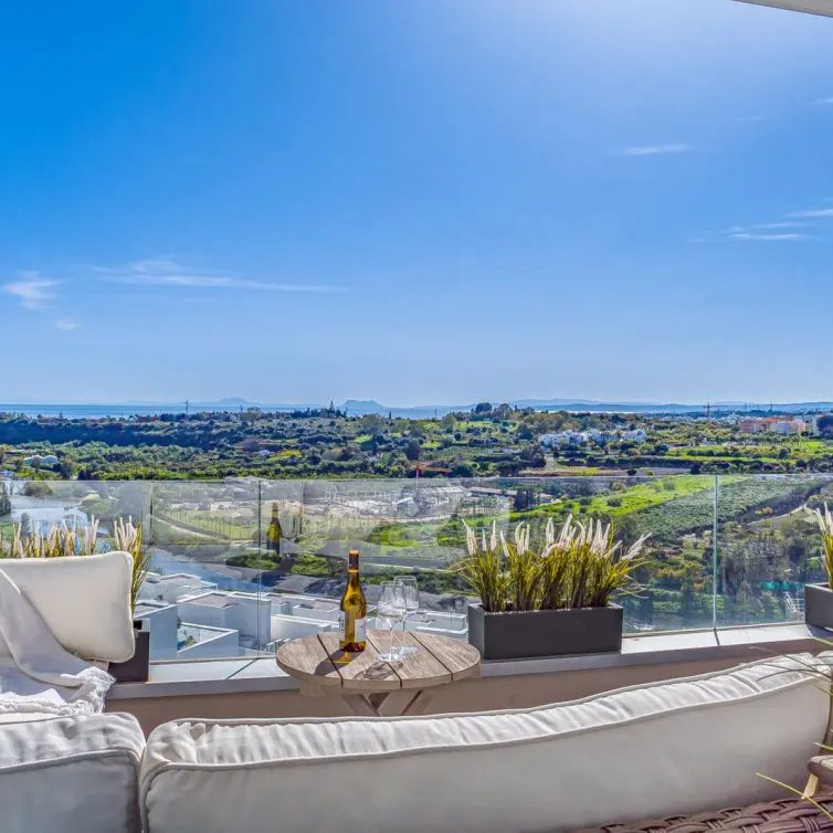 Sale of middle floor apartment in Cancelada