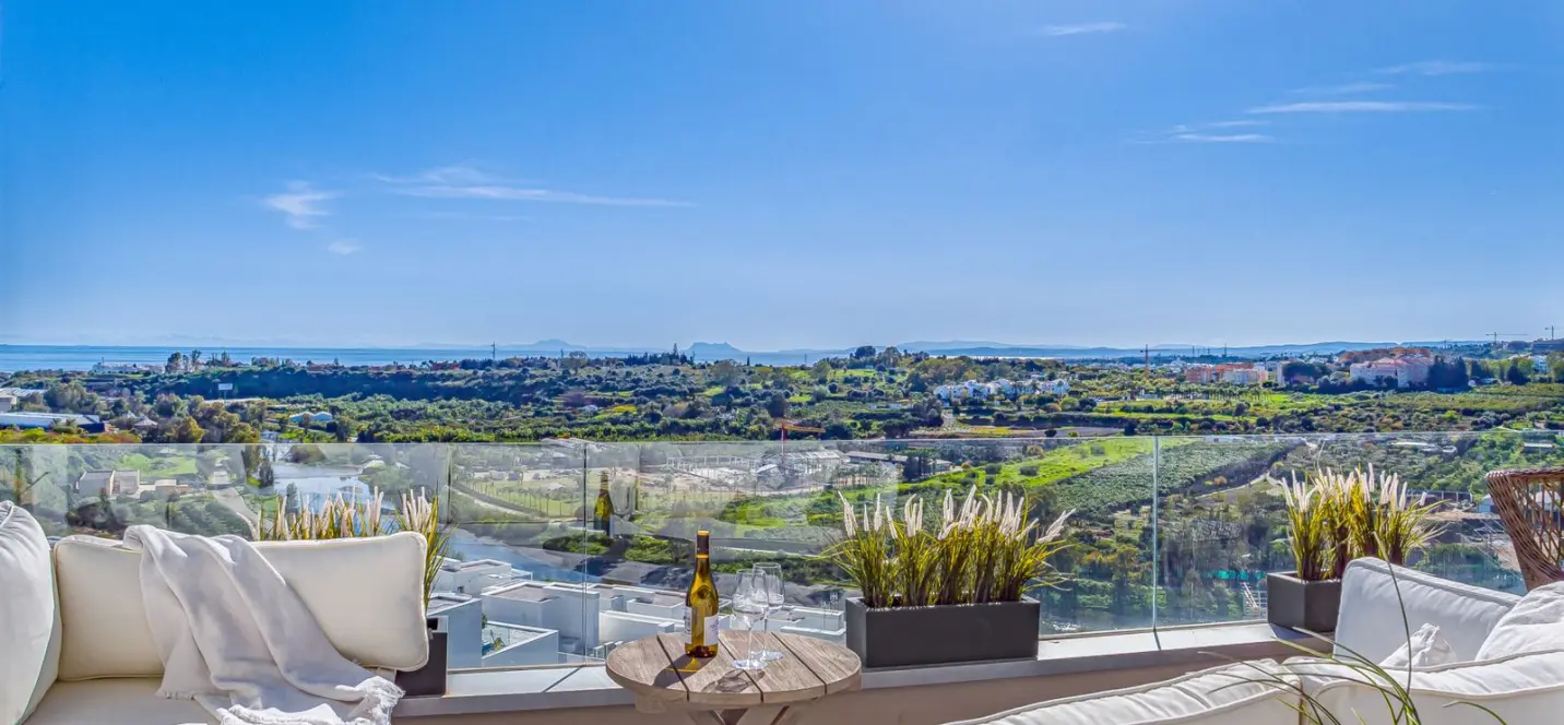 Sale of middle floor apartment in Cancelada 4