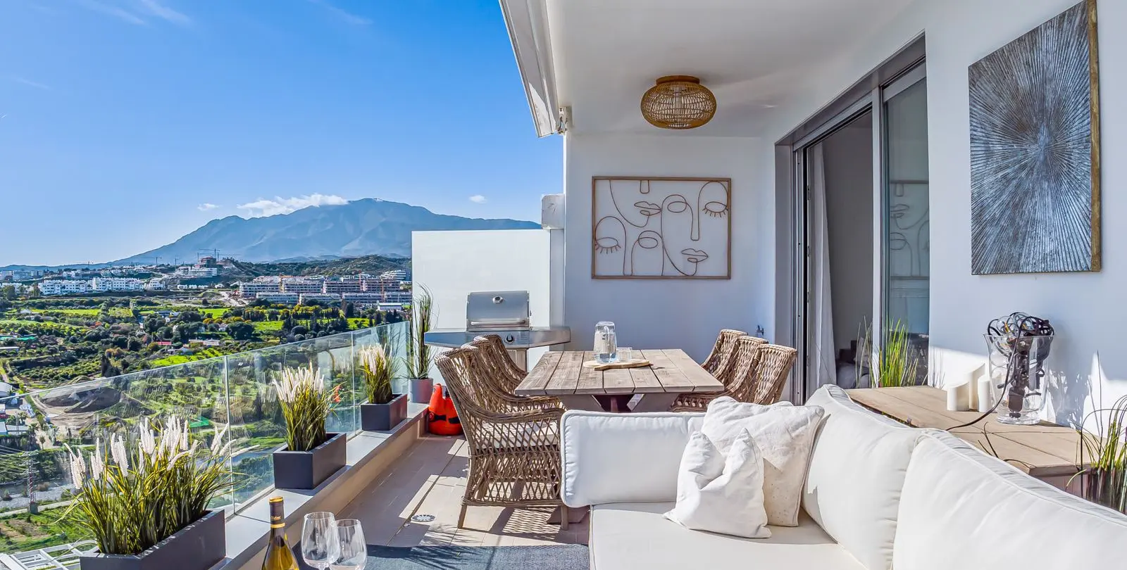 Venta de apartamento en planta media en Cancelada 6