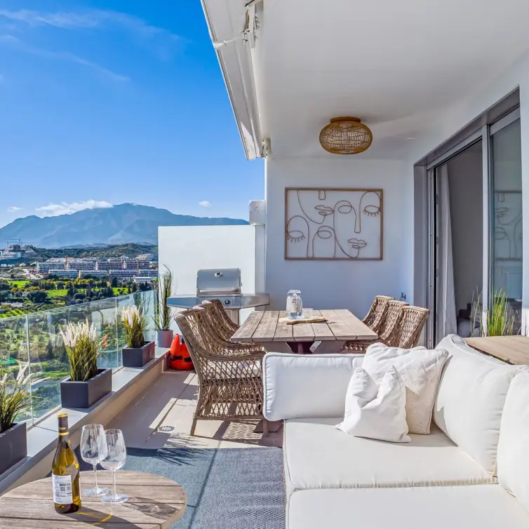 Sale of middle floor apartment in Cancelada