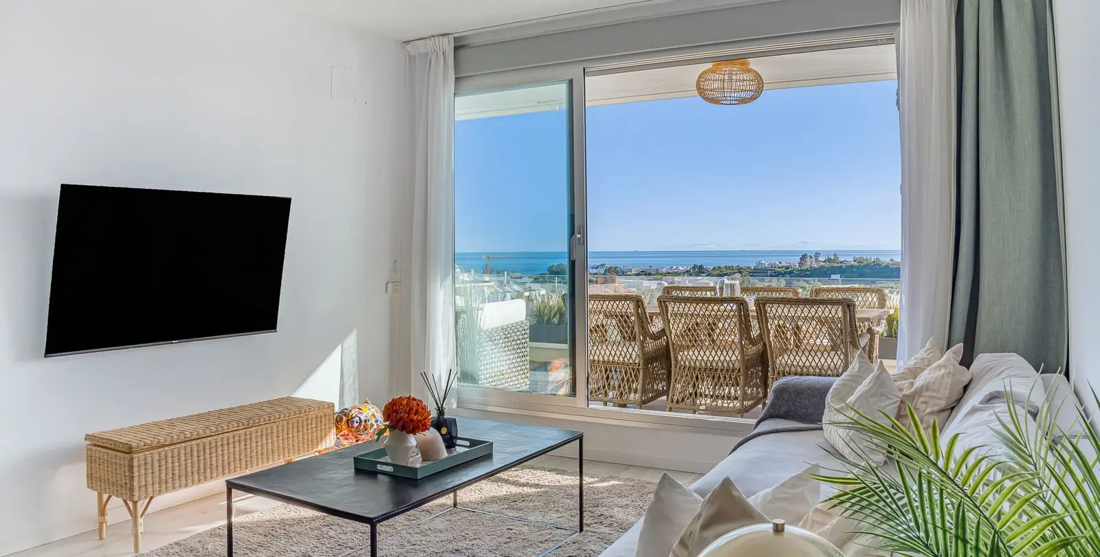 Venta de apartamento en planta media en Cancelada 11