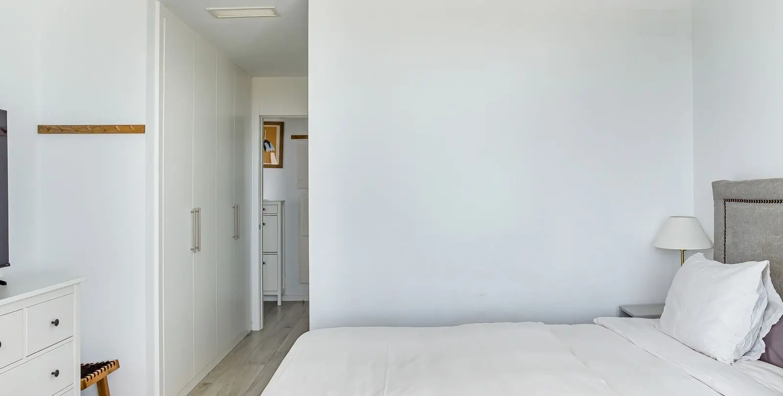Venta de apartamento en planta media en Cancelada 23