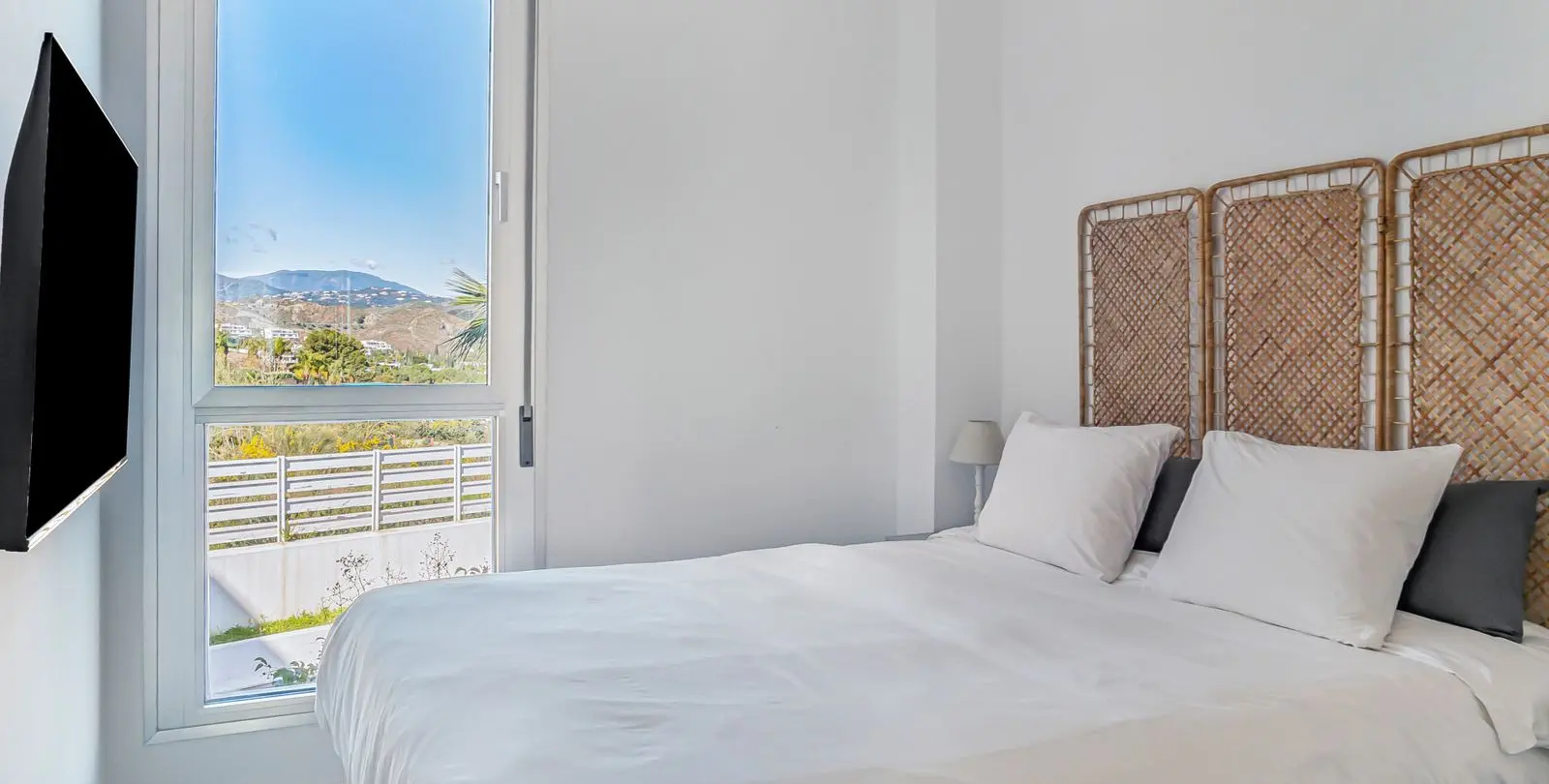 Venta de apartamento en planta media en Cancelada 26