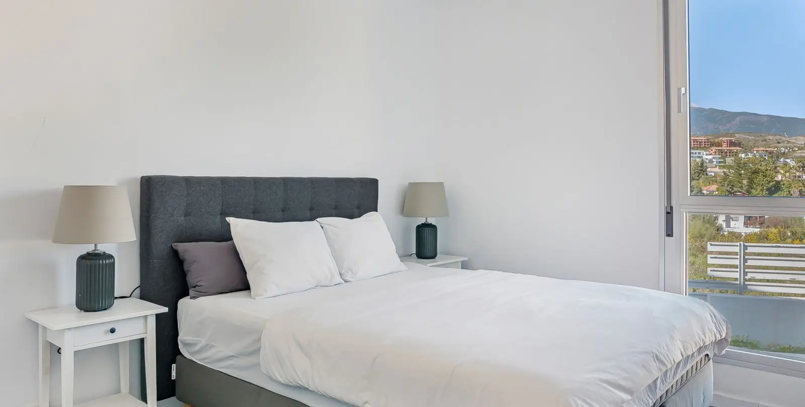 Venta de apartamento en planta media en Cancelada 31