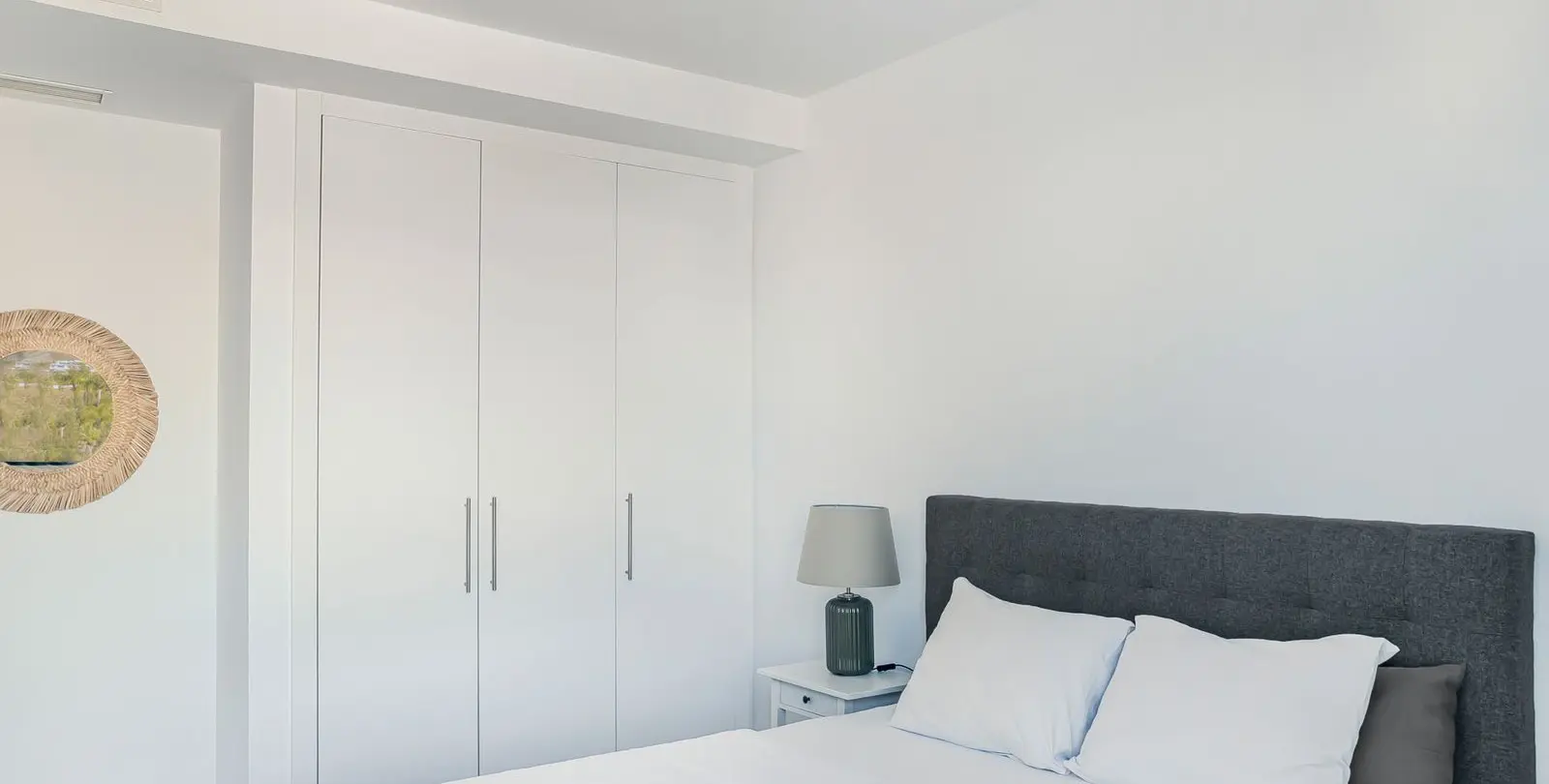 Venta de apartamento en planta media en Cancelada 33