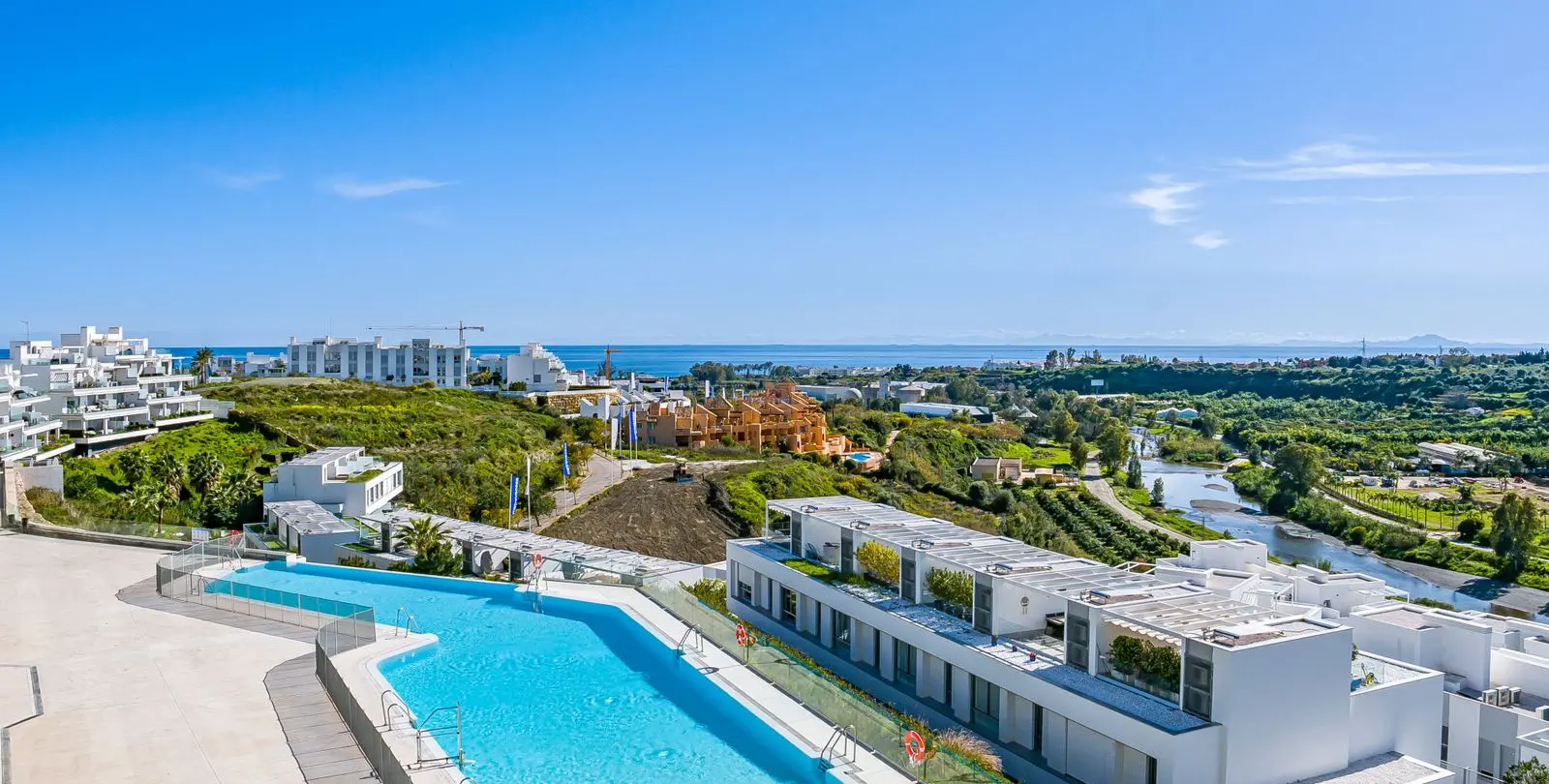 Venta de apartamento en planta media en Cancelada 39