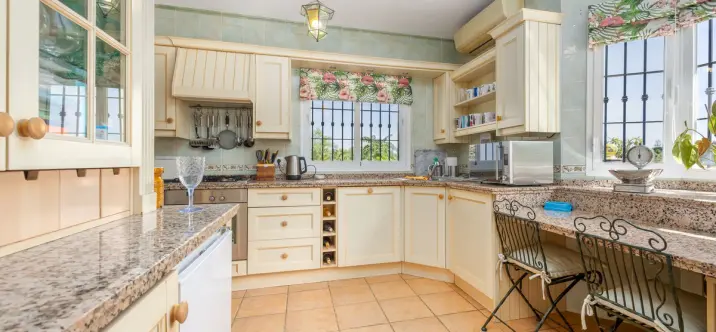 Venta de villa independiente en Coín 4