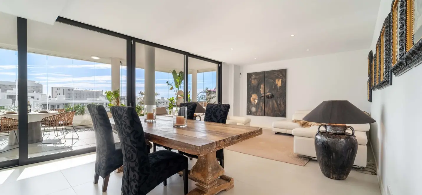 Venta de apartamento en planta baja en Higueron 3