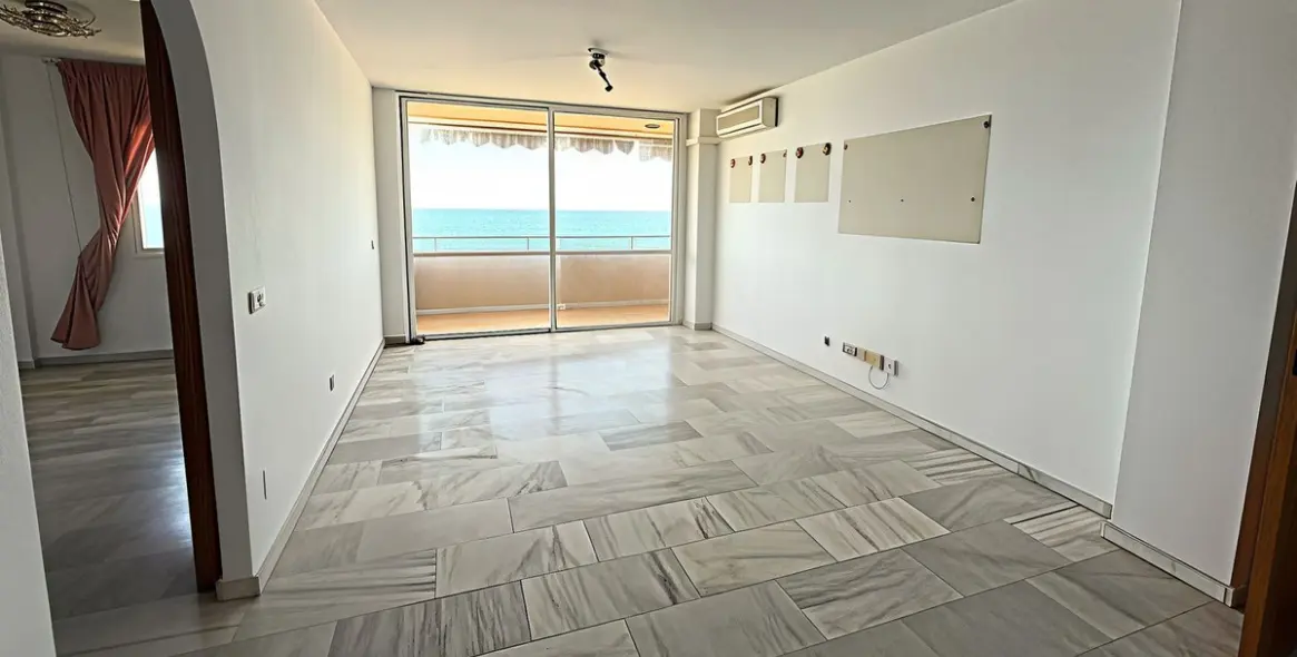Продажа апартаментов на среднем этаже в Estepona 2