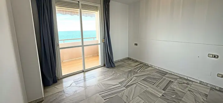 Продажа апартаментов на среднем этаже в Estepona 3