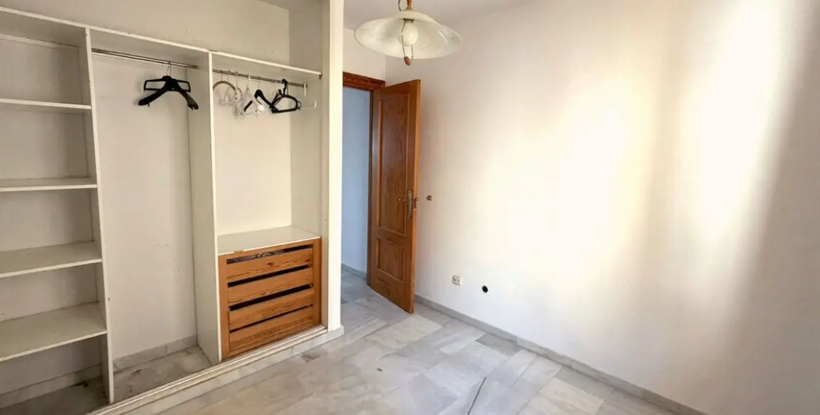 Продажа апартаментов на среднем этаже в Estepona 10