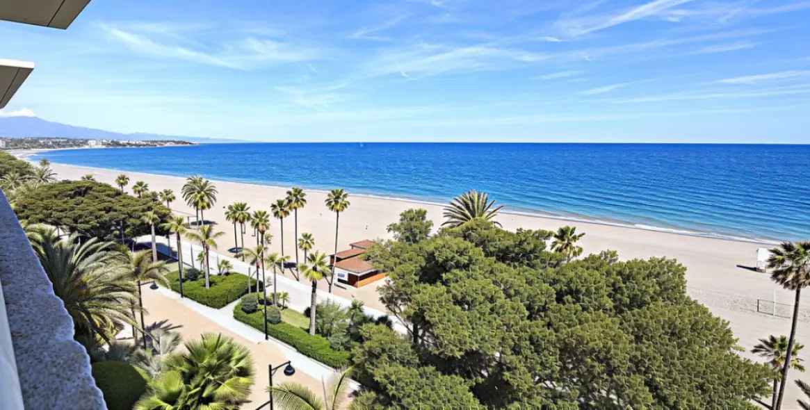 Sale of middle floor apartment in Estepona 5