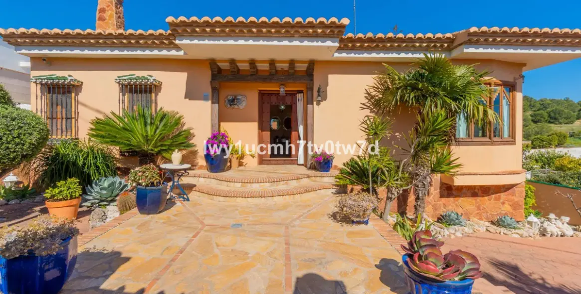 Продажа  отдельно стоящей виллы в Torremolinos 8
